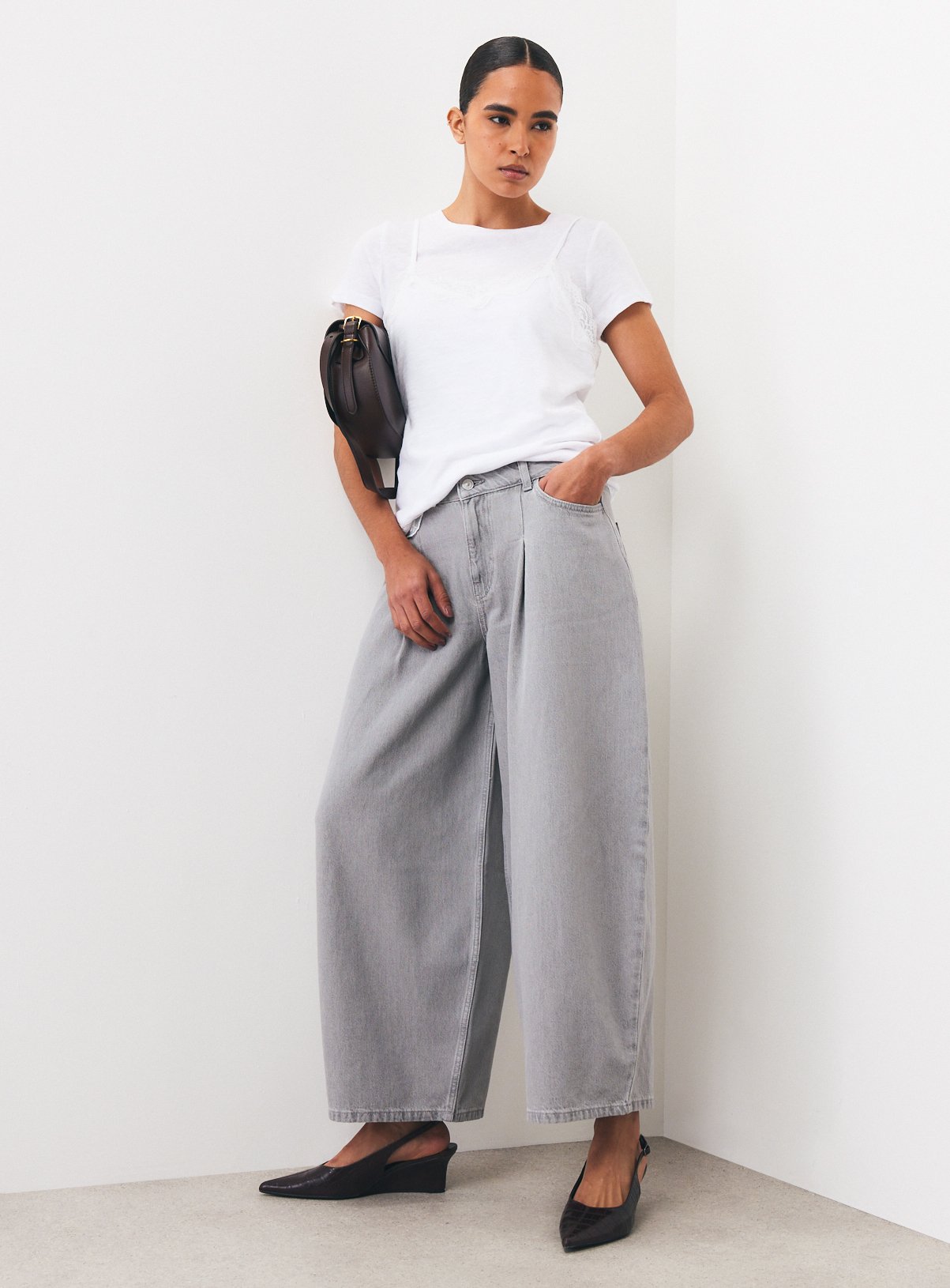 Light Grey Balloon Pleated Denim Jeans 14 - Image 3 thumbnail